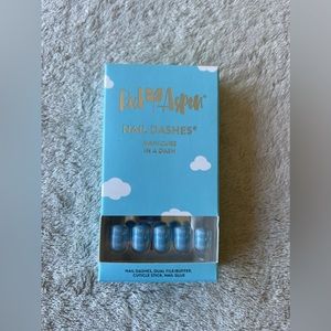 Red Aspen Cloud Press On Nails